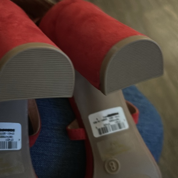 Red size 8 heels - Picture 7 of 7